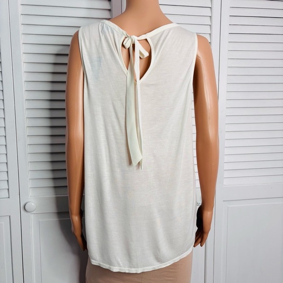 2/$25 EXPRESS White Sleeveless Lightweight Polyester Blouse Size Large - Picture 7 of 7